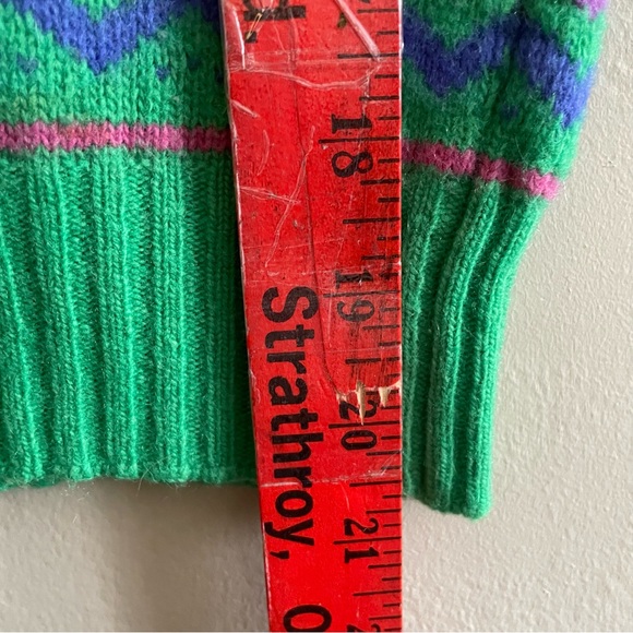 *Rare* Vintage O12 Benetton Wool 3/4 Sleeve Sweater w Chipmunk Characters - Picture 14 of 16